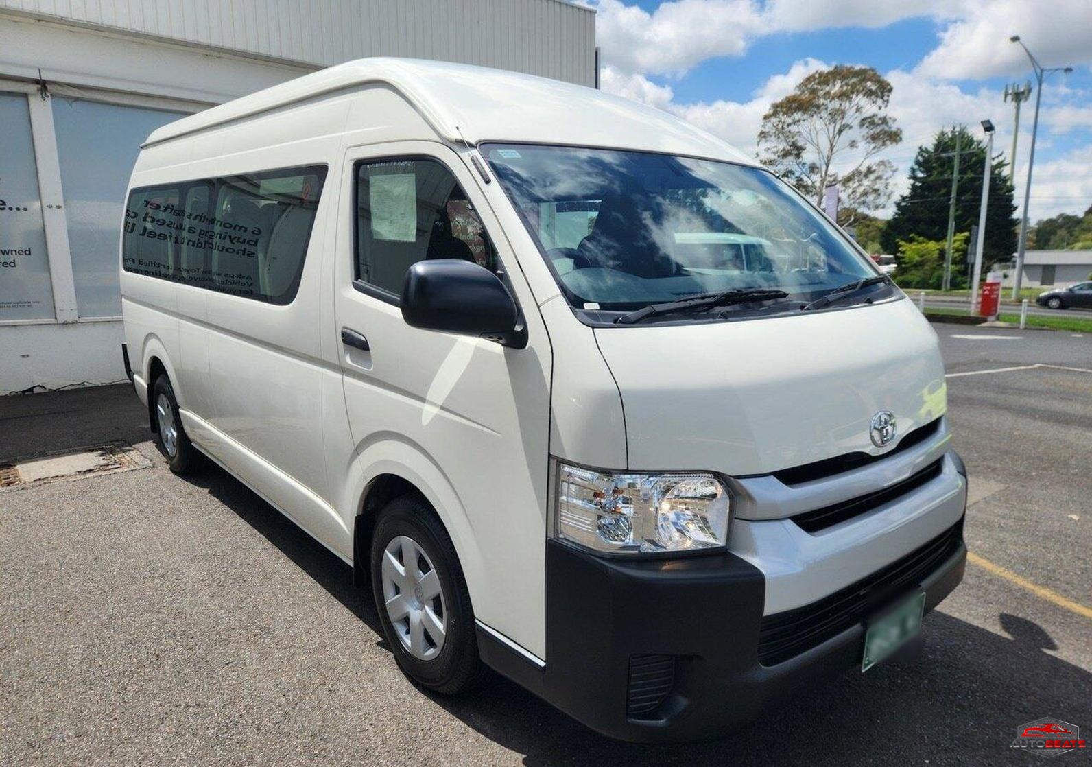TOYOTA HIACE COMMUTER 3.0L